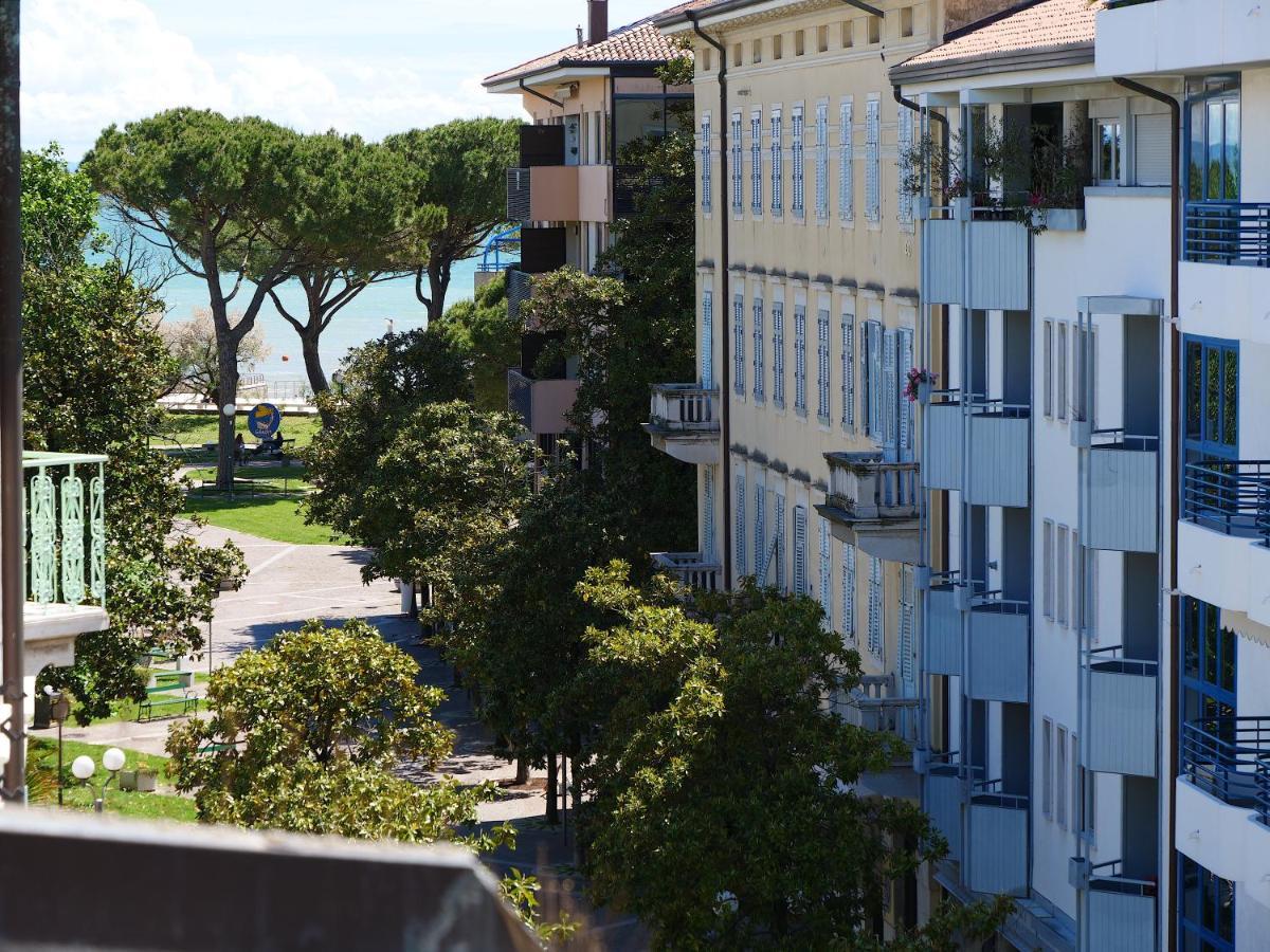 Da Silvia ATTICO nel cuore di Grado con posto auto Esterno foto
